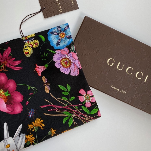 New Gucci Scarf Iconic Floral Silk Wrap with Gucci Gift Box - Picture 1 of 15